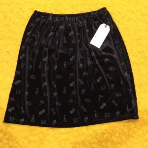 New Adam Levine skirt size small.